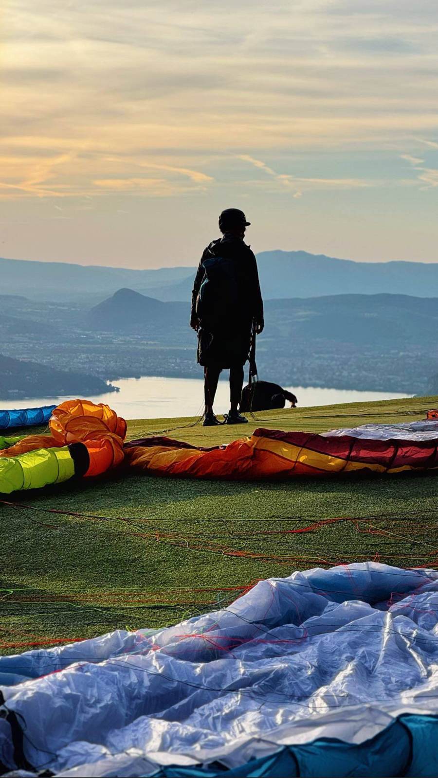 Parapente, lever de soleil
